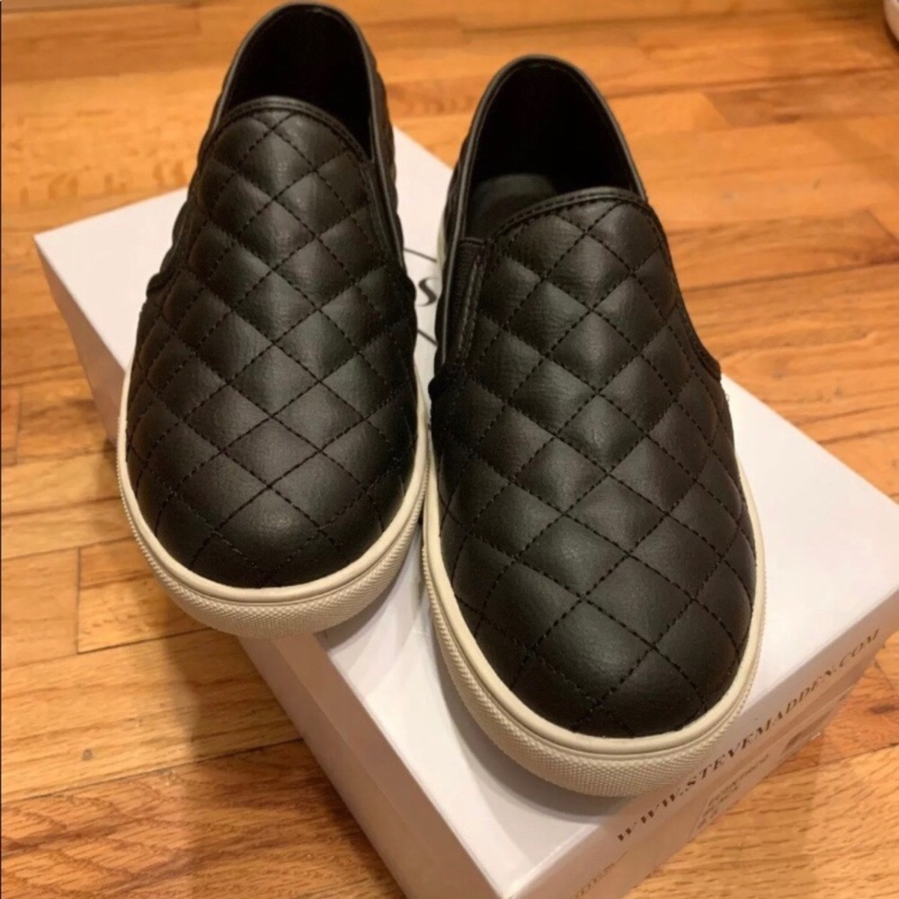 NIB Steve Madden Black Slip-On Quilted Shoes, 8.5